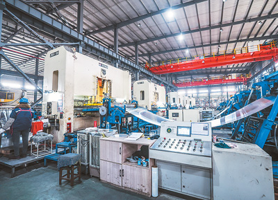 新一轮数字基础设施布局开启 新材料技术研发助力产业升级